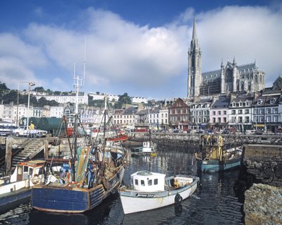 Vue du port avec la cathédrale Saint-Colman - Unbekannt Unbekannt